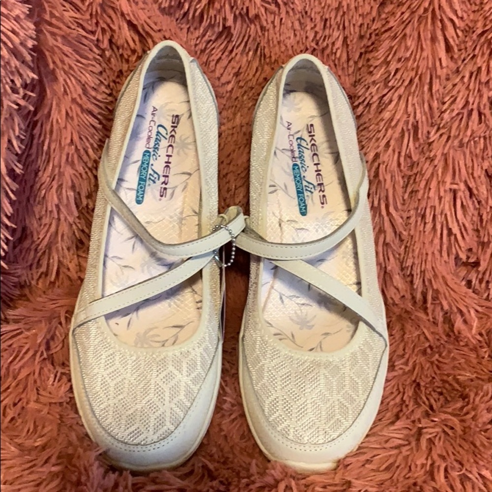 Sketchers w Air-Cooled Memory Foam - Size 11